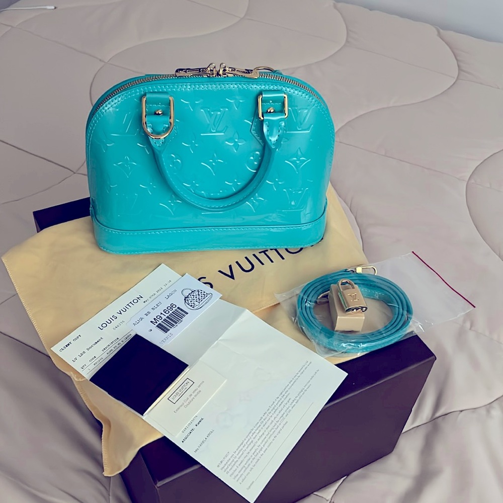 Louis Vuitton ALMA BB BLEU LAGON VERNIS Limited Edition New in Box,Tags,Receipt